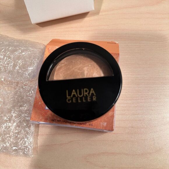 Laura Geller Baked Balance-n-Brighten Color Correcting Foundation - Picture 12 of 12